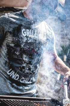 Trachten bayrisch T-Shirt mit Druck "GRILL MA UND CHILL MA" S-8XL